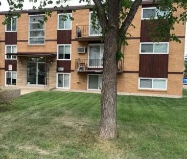 Chateau Laurier Apartments– 102 104th Street | 102 104 Street, Sask... - Photo 1