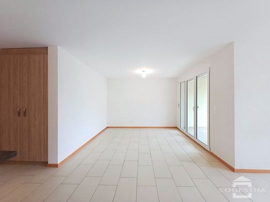 Bel appartement de 3,5 pièces au rez-de-chaussée avec terrasse - Foto 1