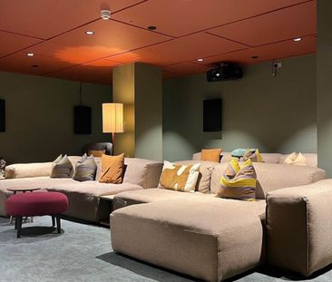 Crossharbour Plaza, London - Photo 2