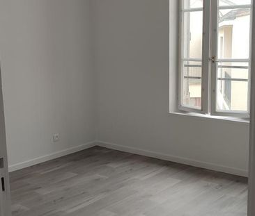 Loue Appartement à CHALONS EN CHAMPAGNE - Photo 3