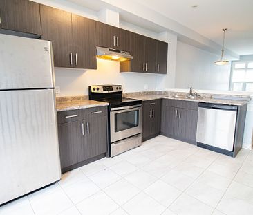 **STUNNING** 2 Bedroom + Den Townhouse in Downtown St. Catharines!! - Photo 3