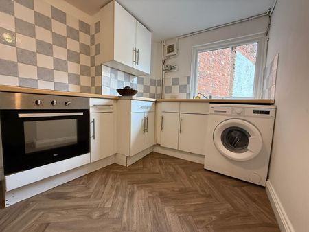 1 Bed Flat, Humberstone Gate, LE1 - Photo 3