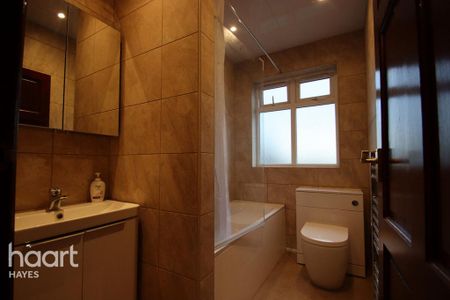 2 bedroom maisonette to rent - Photo 4