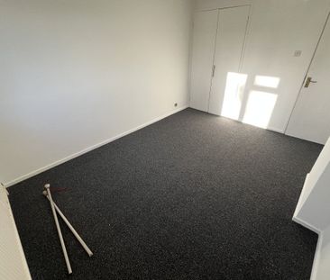 Edith Cavell Close - Photo 5