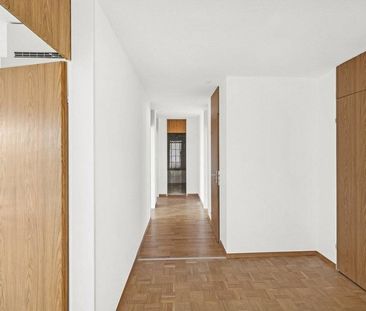 Grosszügige, helle Wohnung mit fantastischer Aussicht! - Foto 6