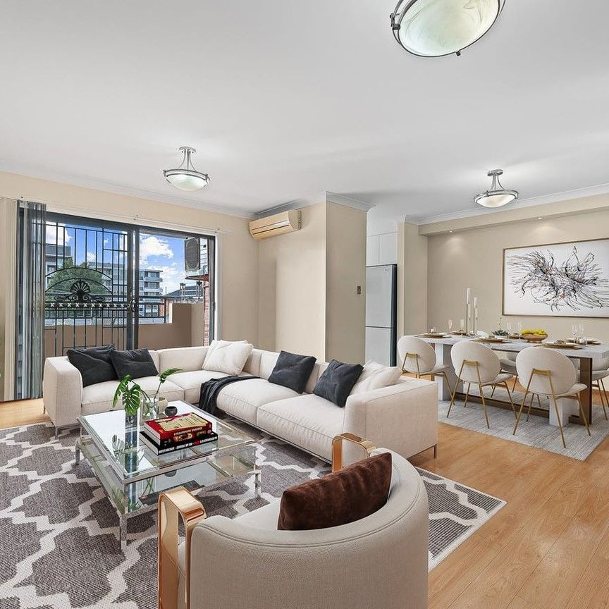 North Facing Rear 3 bedroom apartment Apartment - Photo 1