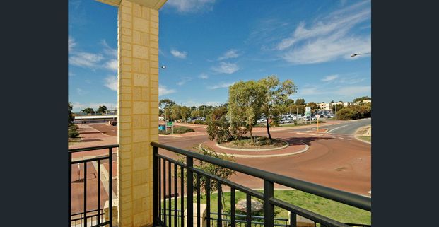 Lovely Furnished Apartment! - Photo 1