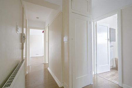 To Let 2 Bed Apartment - Photo 4