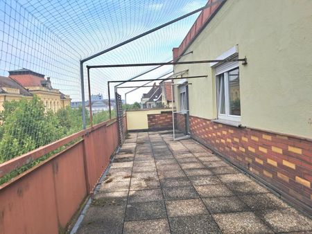 Dr.Schauerstr.6a, DG: WG geeignete, zentral gelegene, renovierte 3-Zimmerwohnung mit großem Balkon, separater, unmöblierter Küche, ca.100m2 WNFL, 4.Liftstock, Parkplatz! - Foto 4