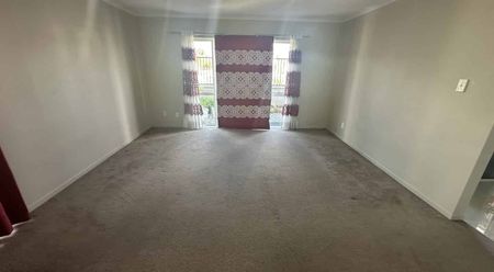 Large family home flat bush - Photo 4