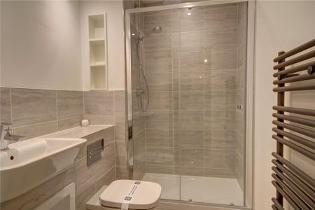 2 bedroom apartment to rent - Photo 5