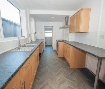 3 bedroom terraced house to rent - Photo 4