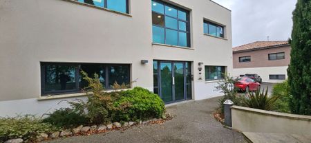 Location bureaux 4 pièces, 56.00m², Rouffiac-Tolosan - Photo 5