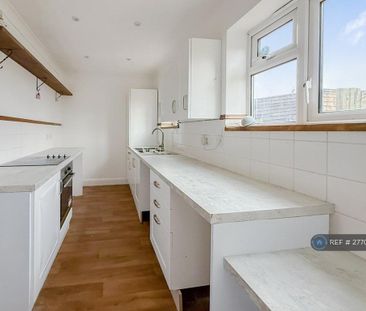 2 bedroom semi-detached house to rent - Photo 6