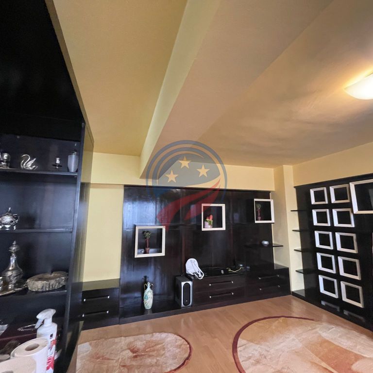 Apartament cu 3 camere zona Ultracentrala, vis-a-vis de U... - Photo 1