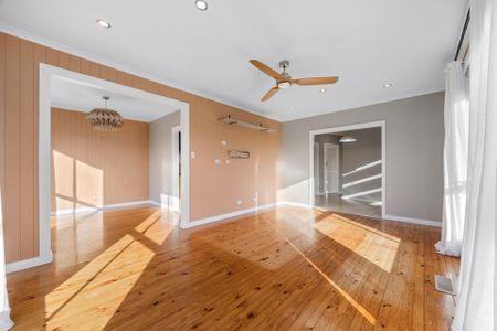 3 Theobald Street, Wendouree - Photo 4