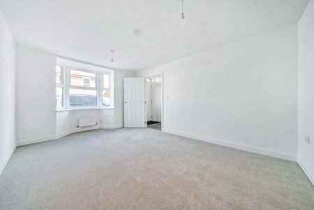 4 bedroom detached house to rent - Photo 5