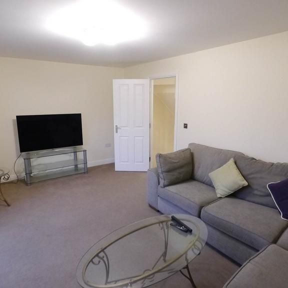 4 bedroom townhouse to rent - Photo 1