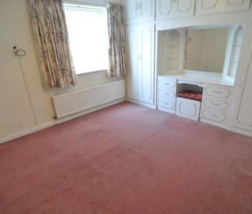 2 bed Apartment - To Let - Photo 2