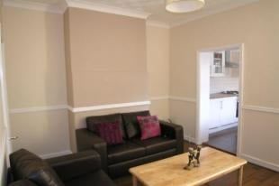 3 Bed Terraced House, Grenadier Street, E16 - Photo 1