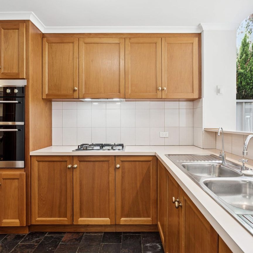 Secure & Stunning Light-Filled 2 Bed Townhouse! - Photo 1