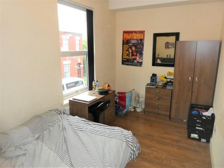 4 bedroom terraced house to rent - Photo 5
