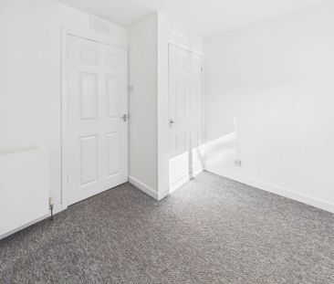 Price £1,195 pcm - Available Now - Unfurnished - Photo 2