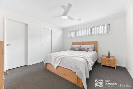 Family Home in Cascades - Convenient Location Opposite Scenic Wetlands - Photo 2