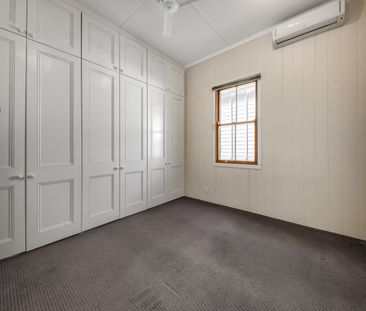 Spacious home with flexibility on CBD fringe - Photo 4