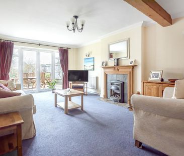 4 bedroom detached house to rent - Photo 1