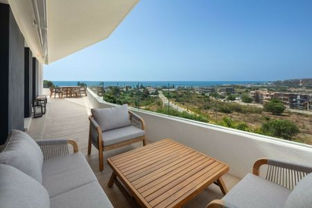 Apartment with Sea Views for Rent in Estepona - Photo 3