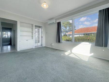 Cozy sunny one bedroom unit in Saint Heliers. - Photo 4