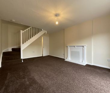 2 bedroom semi-detached house to rent - Photo 3