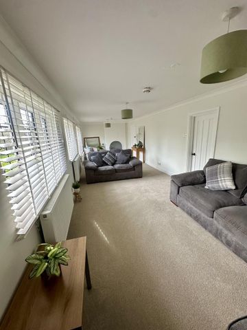 6 bedroom detached house to rent - Photo 2