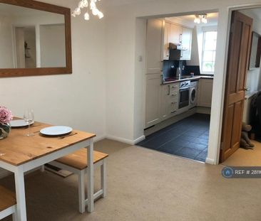 1 bedroom in a flat share to rent - Photo 1