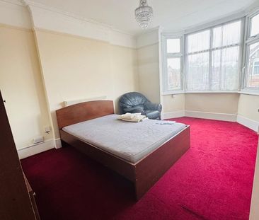2 Bed Flat, Hindes Road, HA1 - Photo 5