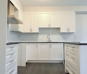 For Lease - 381 Les Emmerson Drive, Barrhaven, Ontario - Photo 5