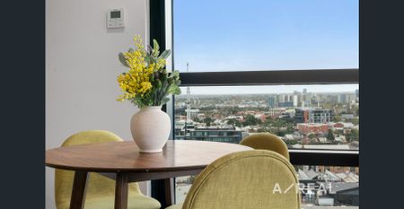 Stylish City Living: Modern 2-Bedroom Apartment with Stunning Views in West Melbourne - Photo 5