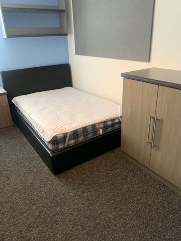 4 bedroom apartment to rent - Photo 5