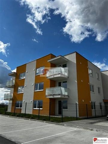 REB.SK Prenájom 3-izbový byt len 15 minút od BA - Fotografia 5