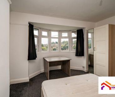 4 bedroom semi-detached house to rent - Photo 5
