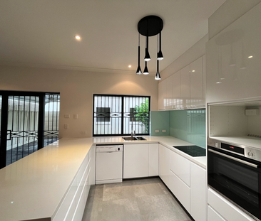 Tranquil Highgate Living: Modern Comfort Meets Urban Convenience - Photo 6