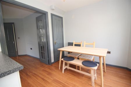 3 bedroom End of terrace house to rent in Somervyl Avenue, Longbenton, Newcastle upon Tyne NE12 - Photo 5