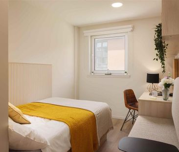 1 bedroom in a flat share to rent - Photo 2
