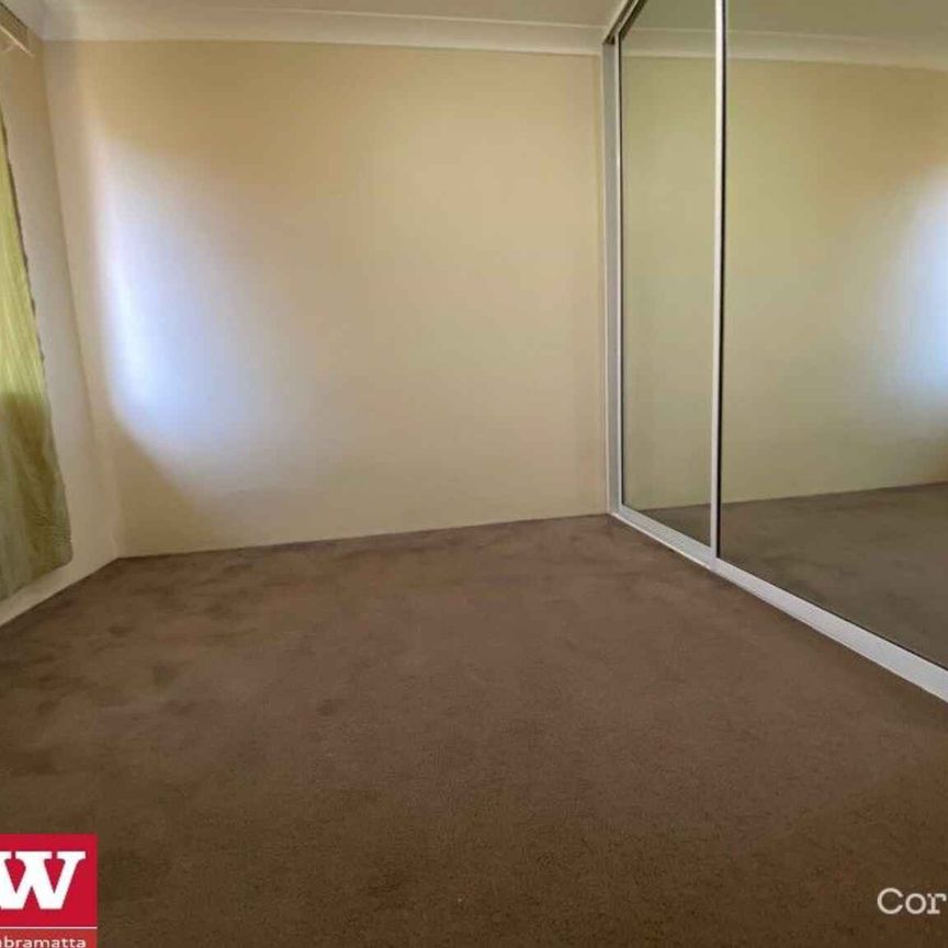 Neat & Tidy Unit - walk to all amenties - Photo 1