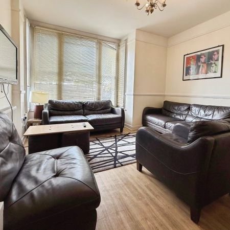 Swan, Thorpe Road, NR1 - Photo 1