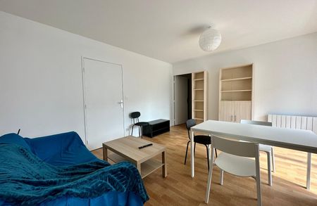 Schuman, deux pièces avec terrasse et parking - Photo 4