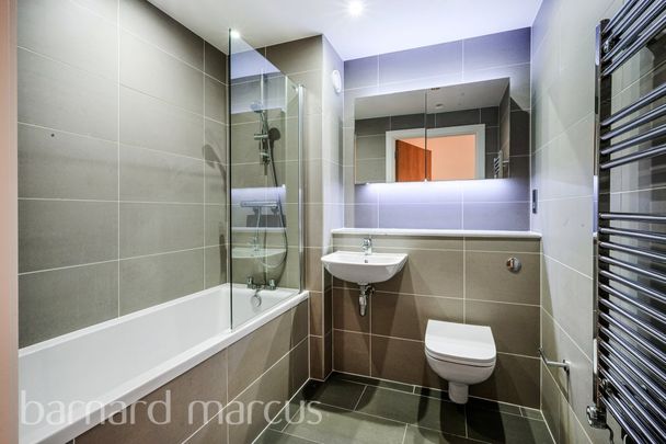 Sutton Court Road, SUTTON - Photo 1