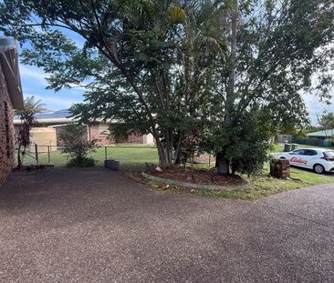 Two Bedroom Duplex Available in Raceview! - Photo 2