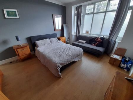 House share to rent - Photo 3